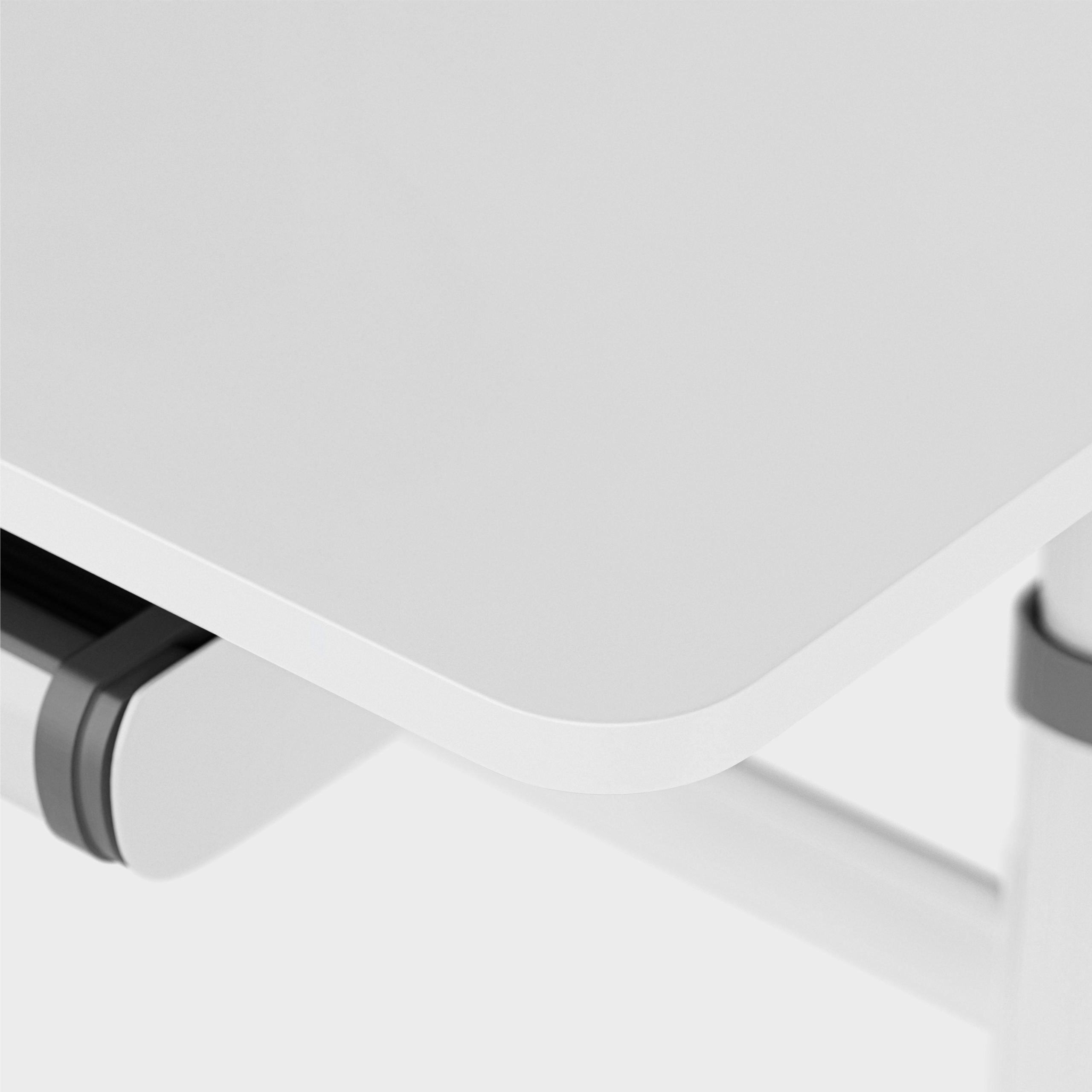 Zaokrąglone rogi w biurku Study 50